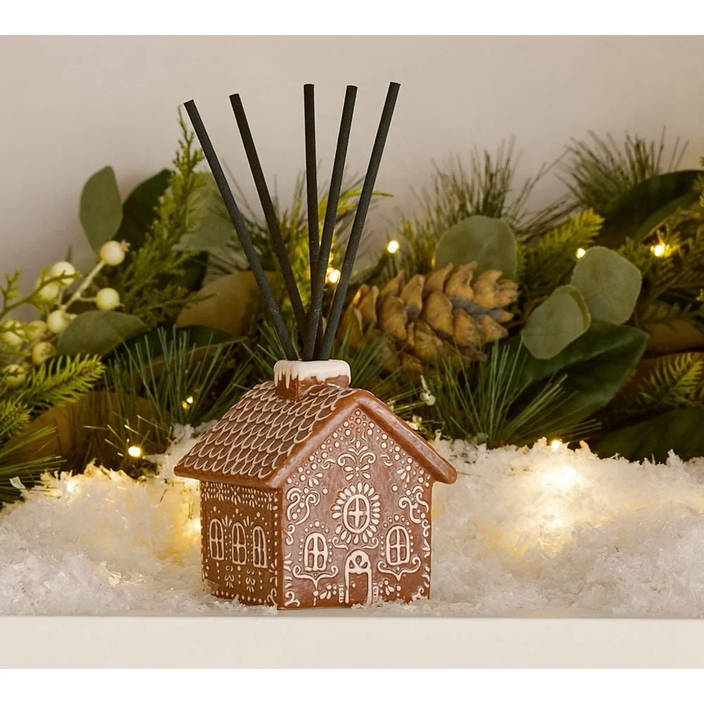 New Pottery Barn Figural Gingerbread Scent House Diffuser